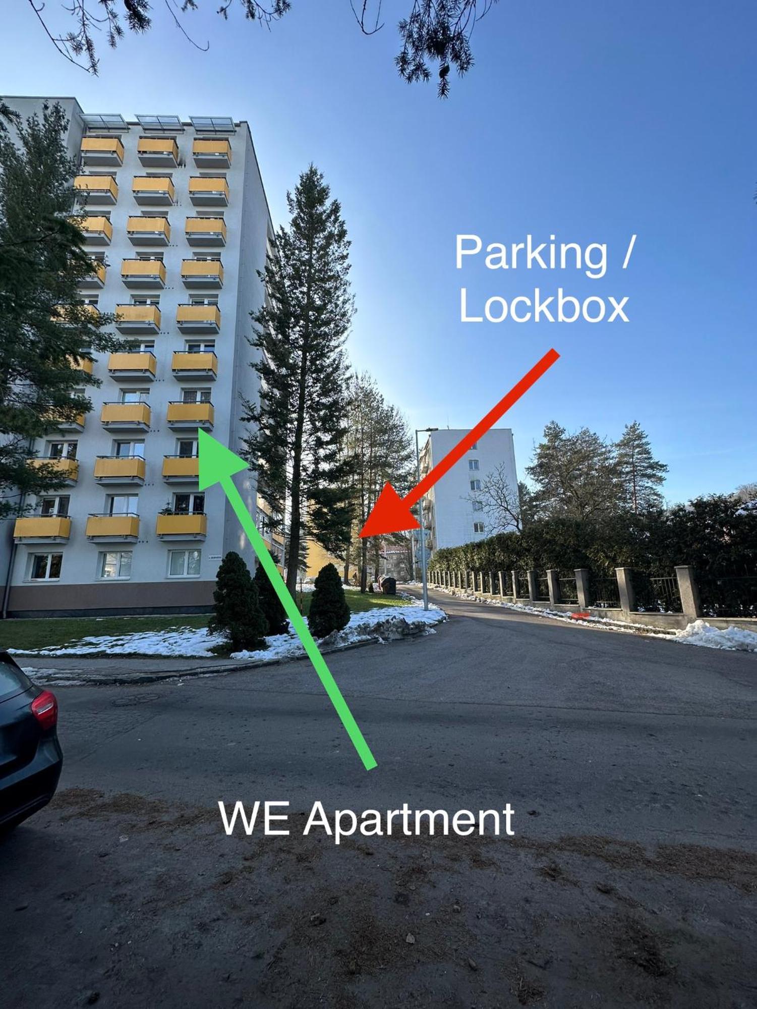We Apartment - Close To The Center & City View, Self Check-In 24H Banská Bystrica Eksteriør billede