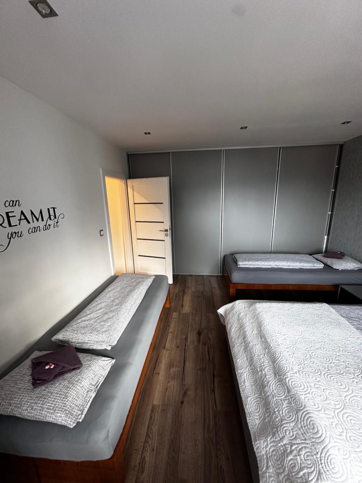 We Apartment - Close To The Center & City View, Self Check-In 24H Banská Bystrica Eksteriør billede