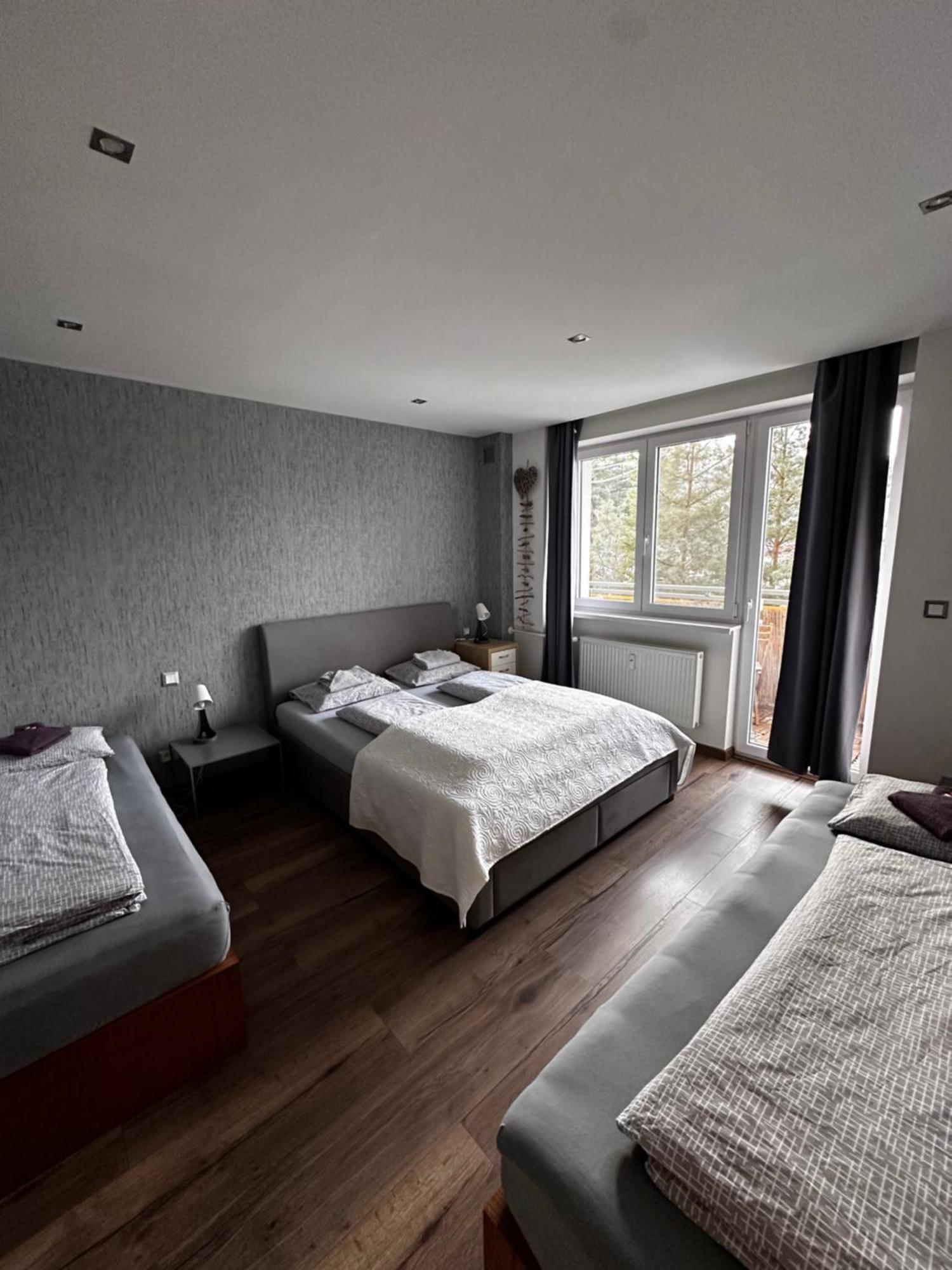 We Apartment - Close To The Center & City View, Self Check-In 24H Banská Bystrica Eksteriør billede