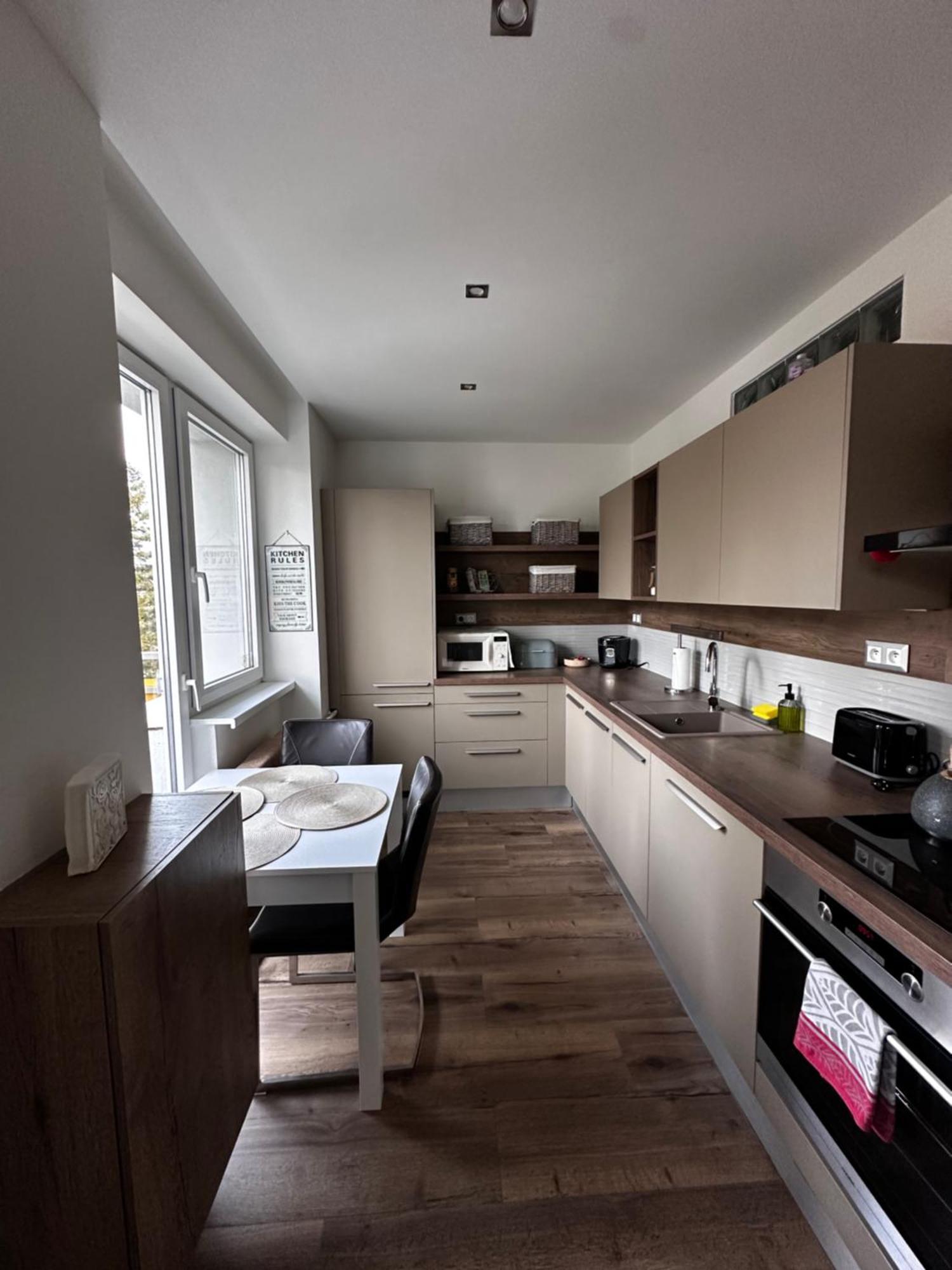 We Apartment - Close To The Center & City View, Self Check-In 24H Banská Bystrica Eksteriør billede